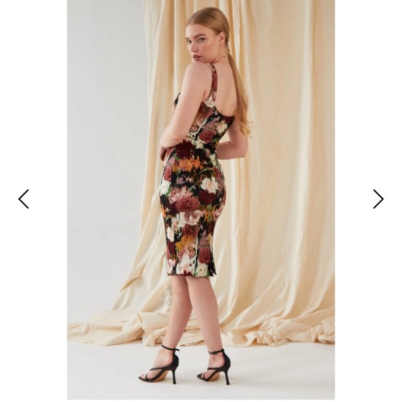 Floral Bodycon Midi Dress - Picture 2 of 8